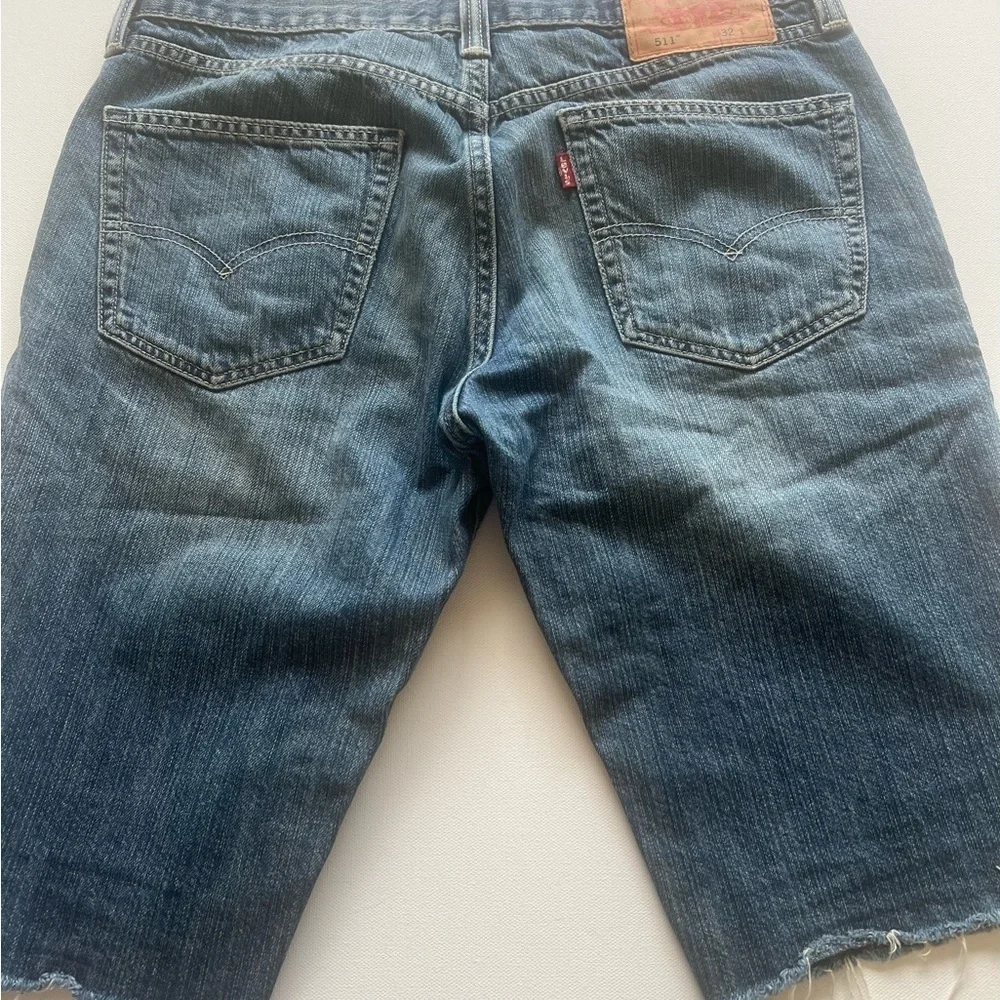 EUC‎ Levi's 511 Shorts Size 32x10 Mens Slim Bermuda Blue Denim Shorts (B5)